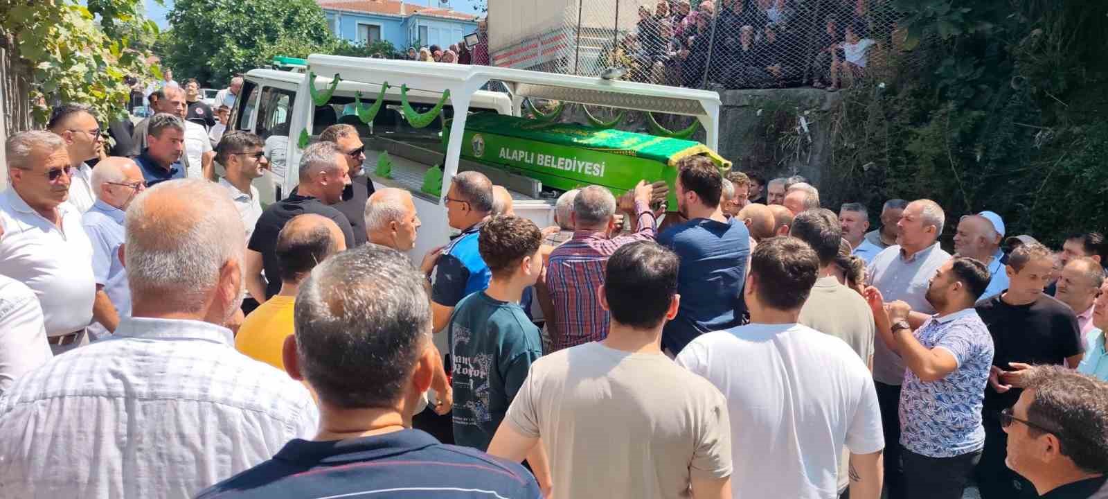 findik-bahcesinde-kalp-krizi-geciren-adam-hayatini-kaybetti