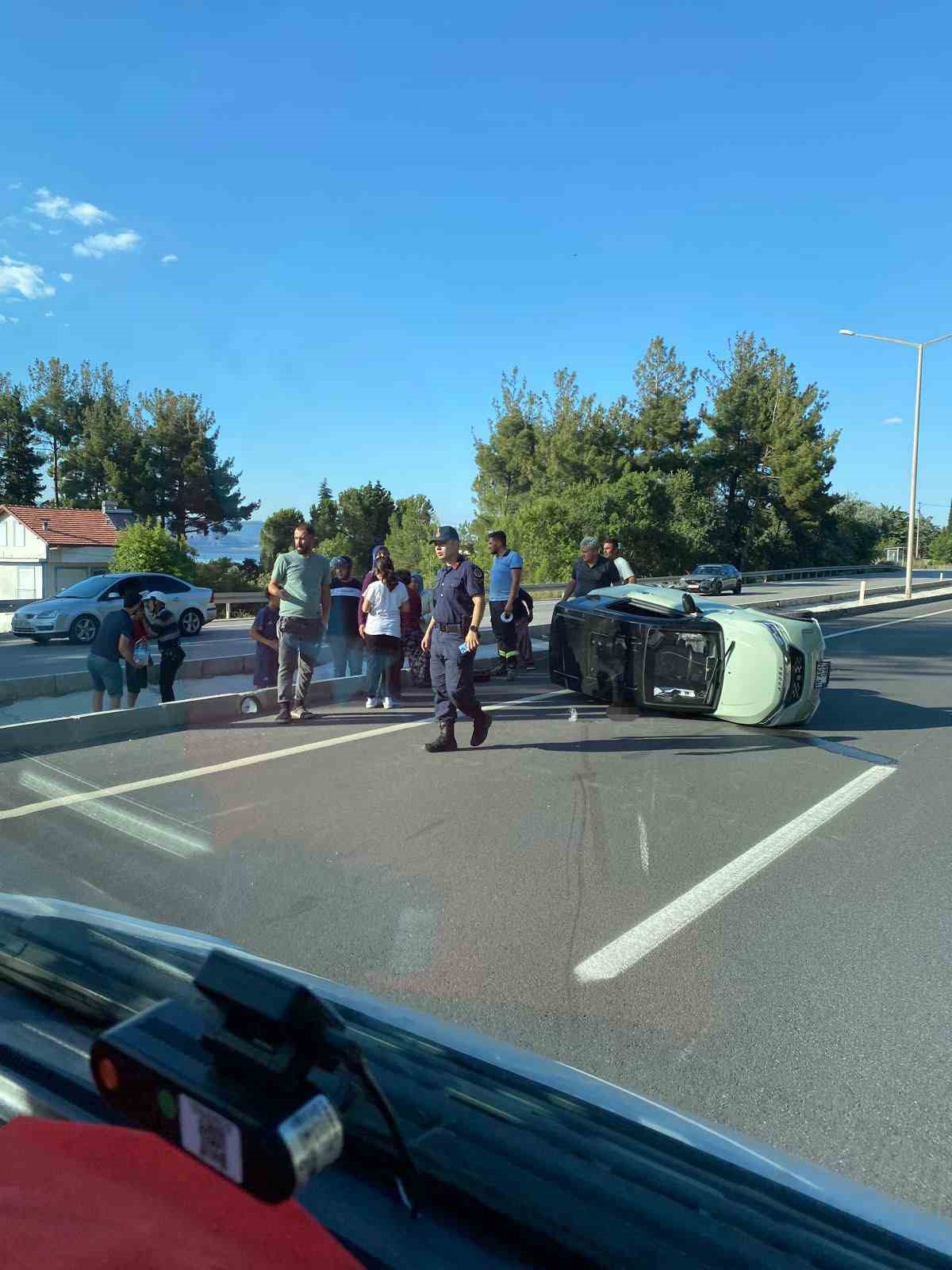burdur-da-elektrikli-arac-devrildi-1-yarali