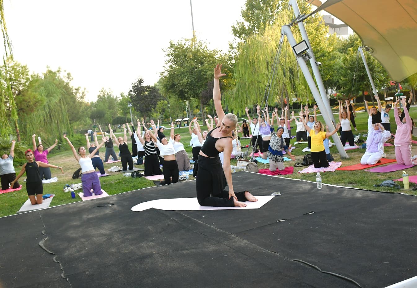 yunusemre-belediyespor-dan-kadinlara-yoga-egitimi