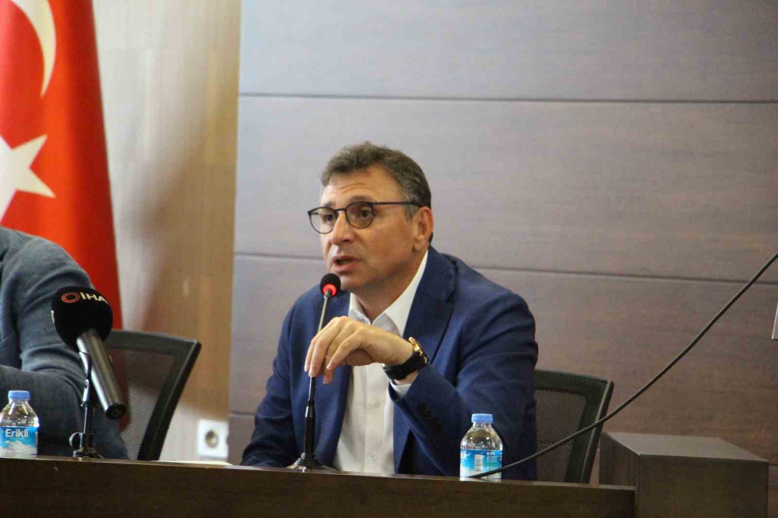 baskan-donmez-ilk-gun-verdigimiz-sozlerin-arkasindayiz