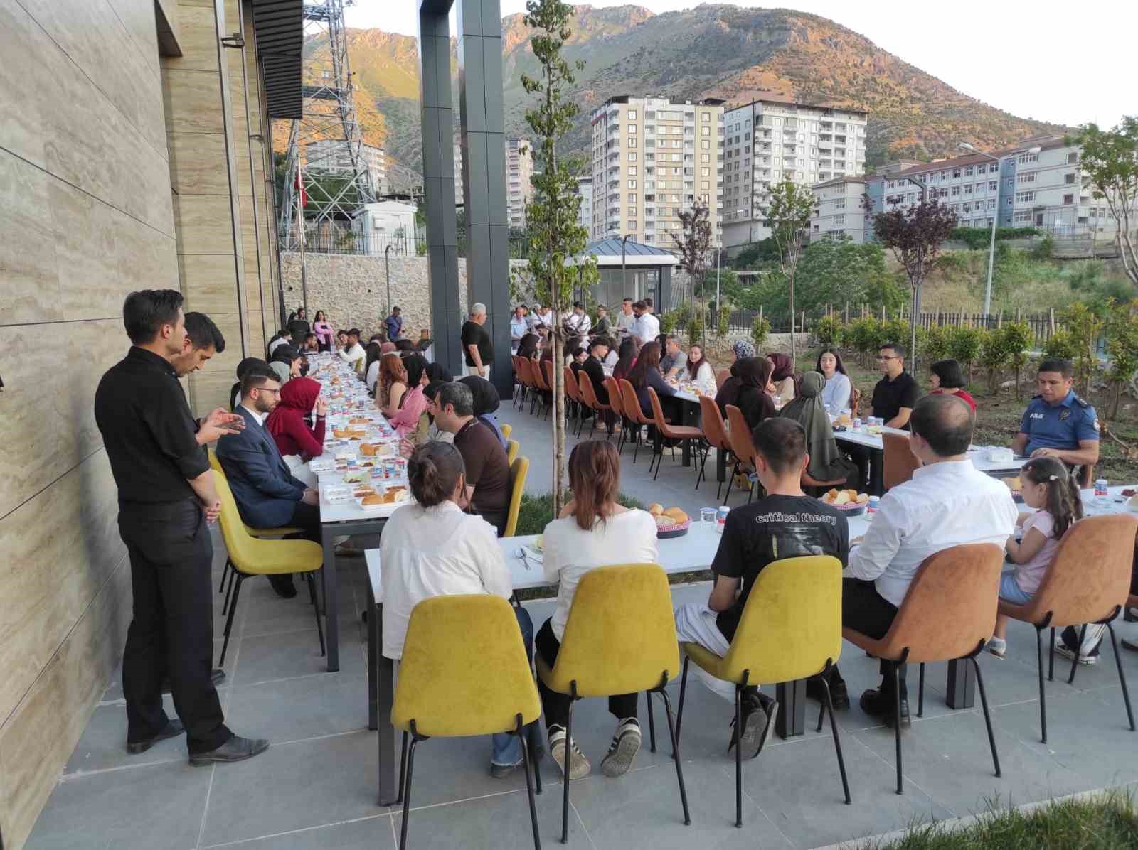 sason-da-yks-ye-girecek-ogrencilere-moral-programi-duzenlendi