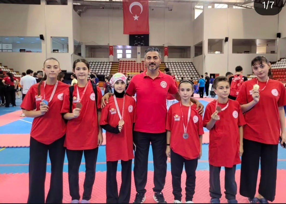 duzce-nin-taekwondo-kiz-takimi-analig-finallerine-yukseldi