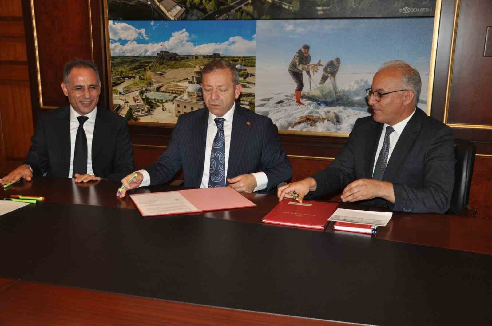 kars-ta-kucukbas-hayvanciliginda-koyumde-yasamak-icin-bir-suru-nedenim-var-kredi-limiti-2-milyon-tl-ye-yukseltildi