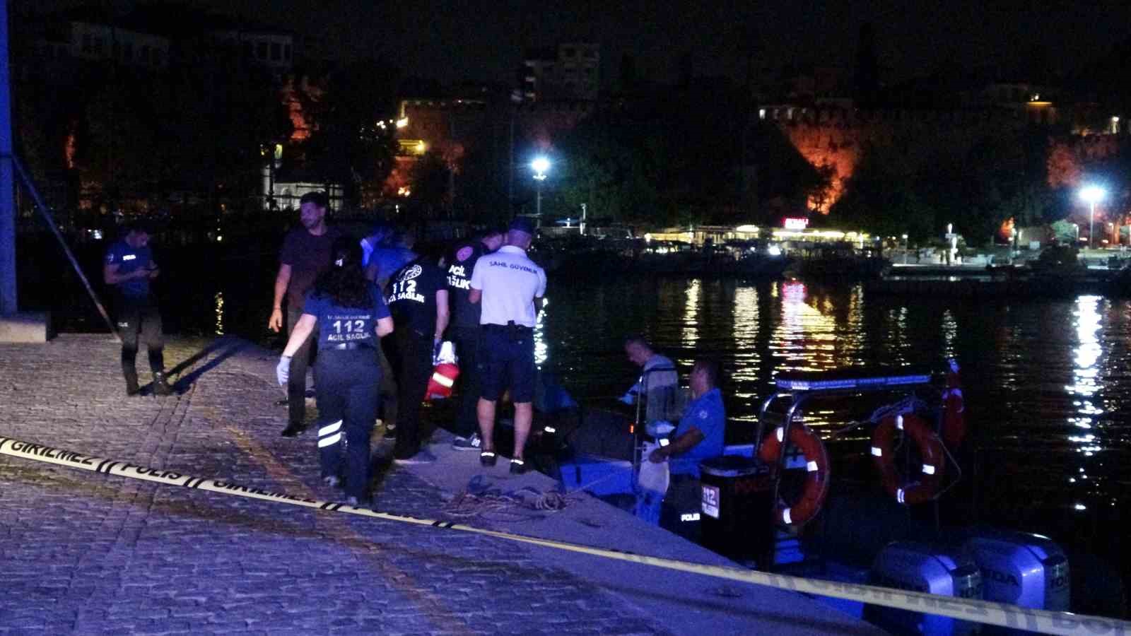 denizde-cansiz-bedeni-bulundu-yasiyor-degil-mi-diyen-arkadasi-iyi-haberi-bekledi