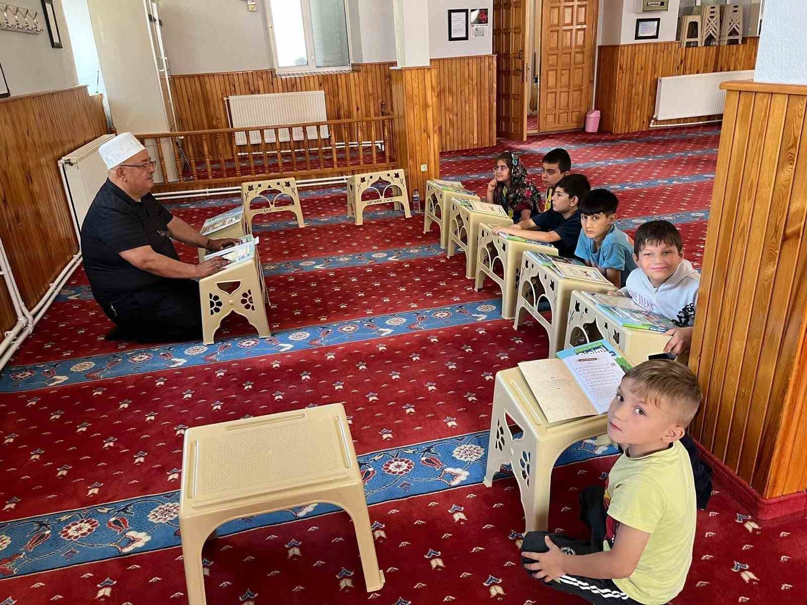 emet-te-yaz-kur-an-kurslarina-yogun-ilgi