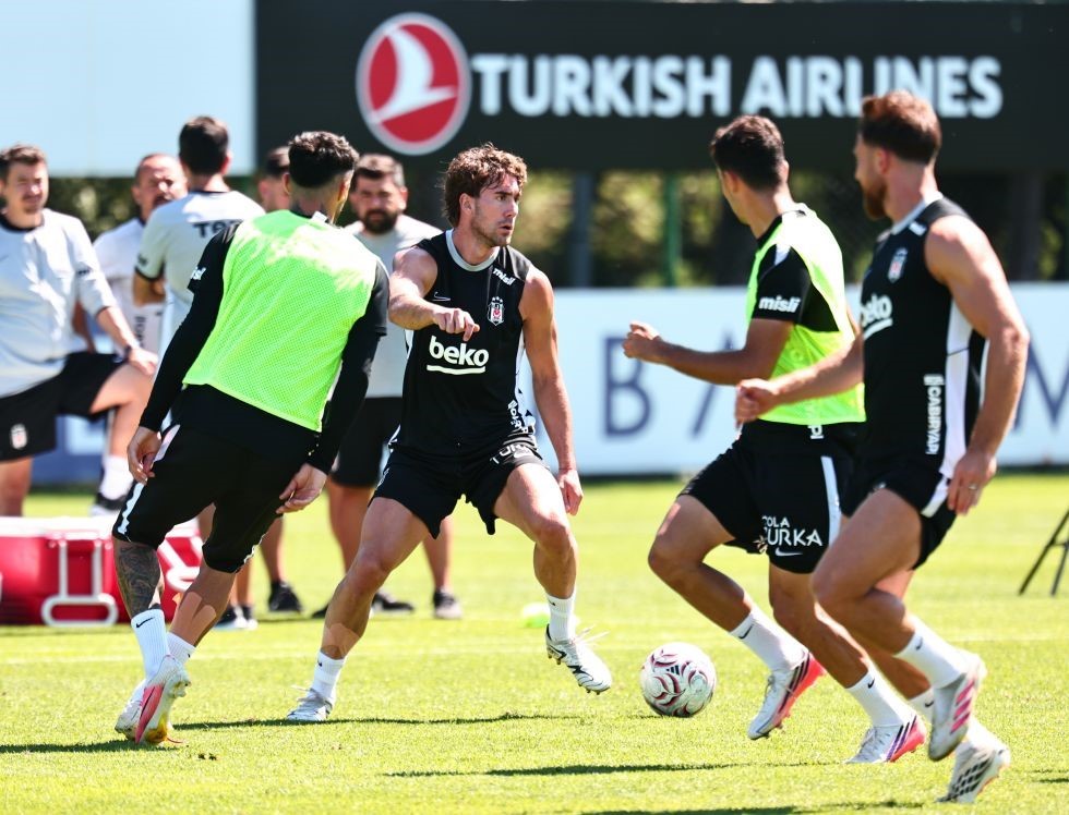 besiktas-erzurumspor-fk-maci-hazirliklarini-surdurdu