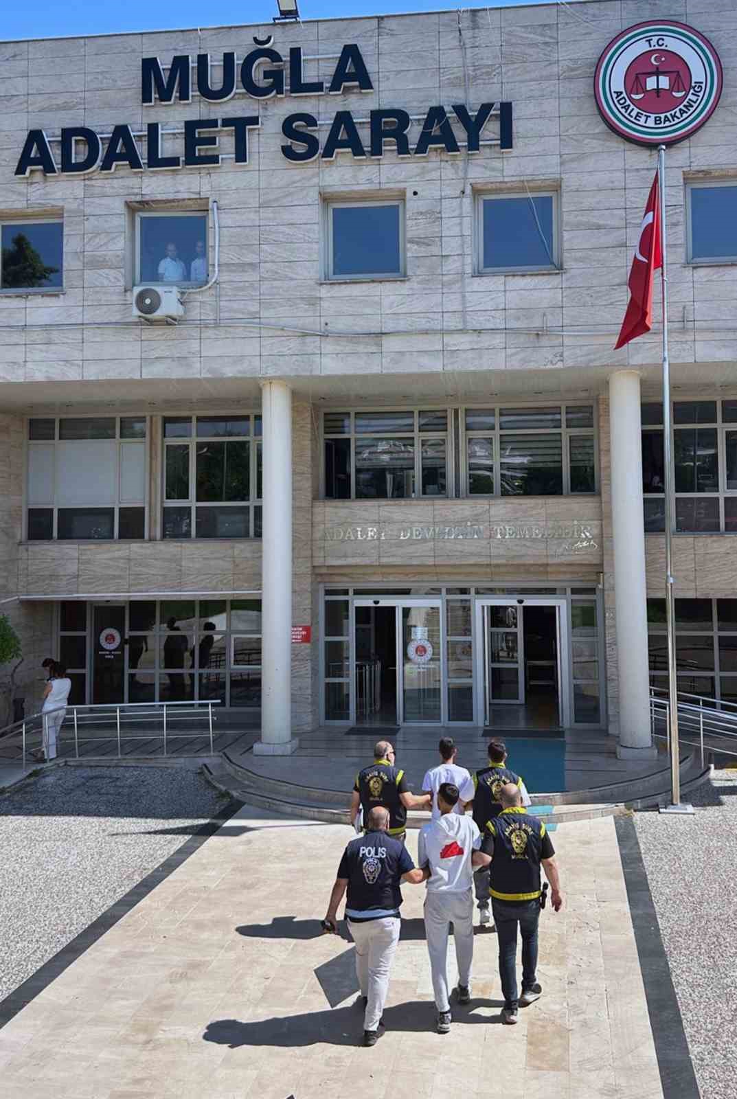 cezaevi-firarisi-caldigi-motosiklette-yakalandi