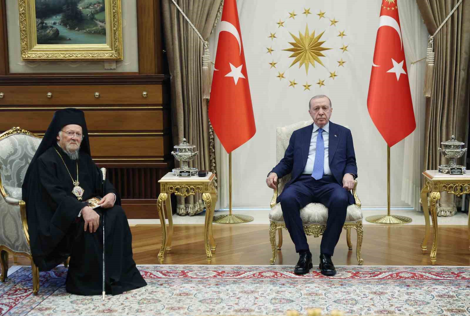 cumhurbaskani-erdogan-fener-rum-patrigi-bartholomeos-u-kabul-etti