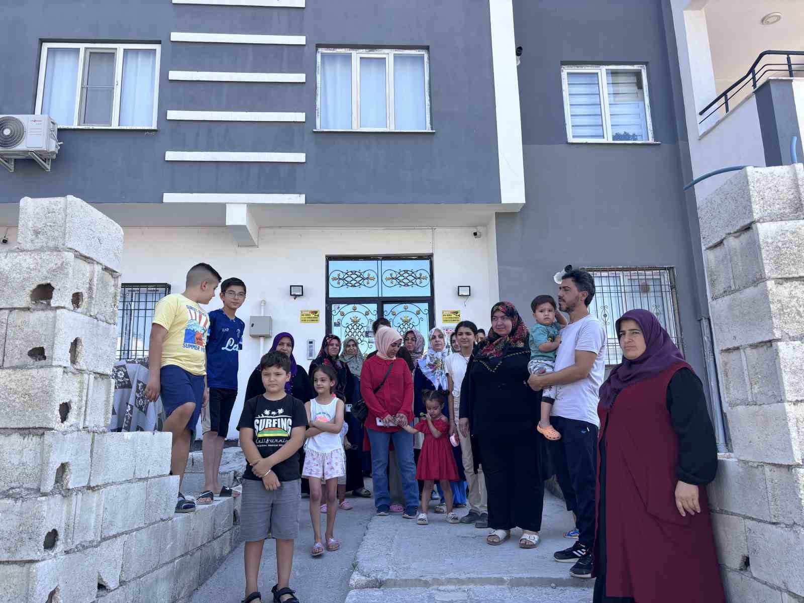 gaziantep-te-59-daire-3-yildir-muteahhit-magduru