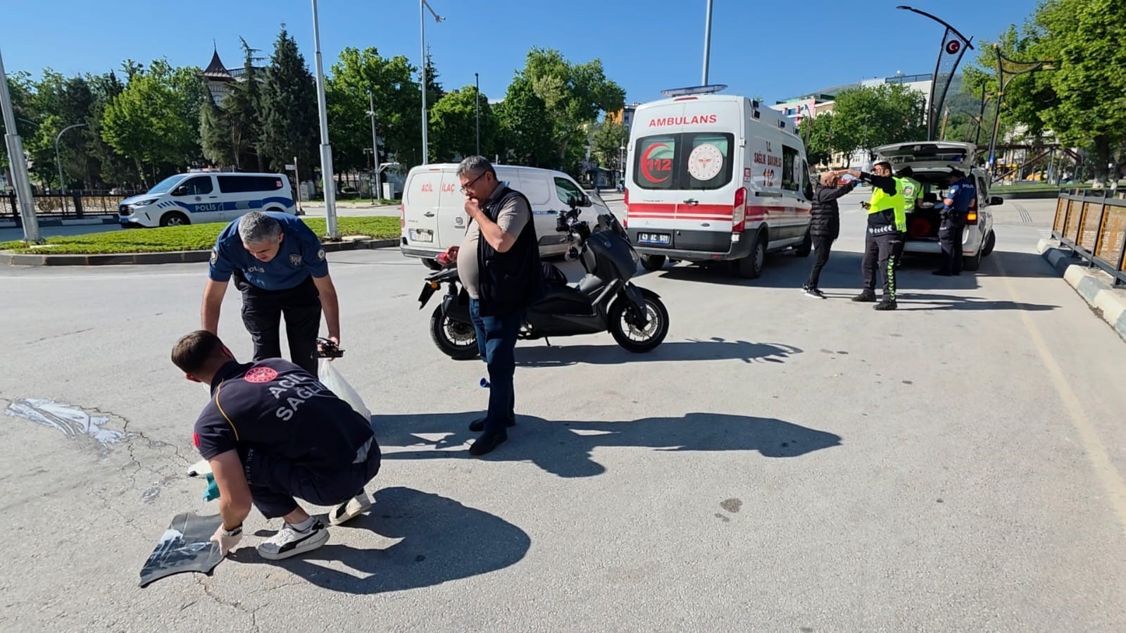 kutahya-da-motosiklet-ile-elektrikli-bisiklet-carpisti-1-yarali