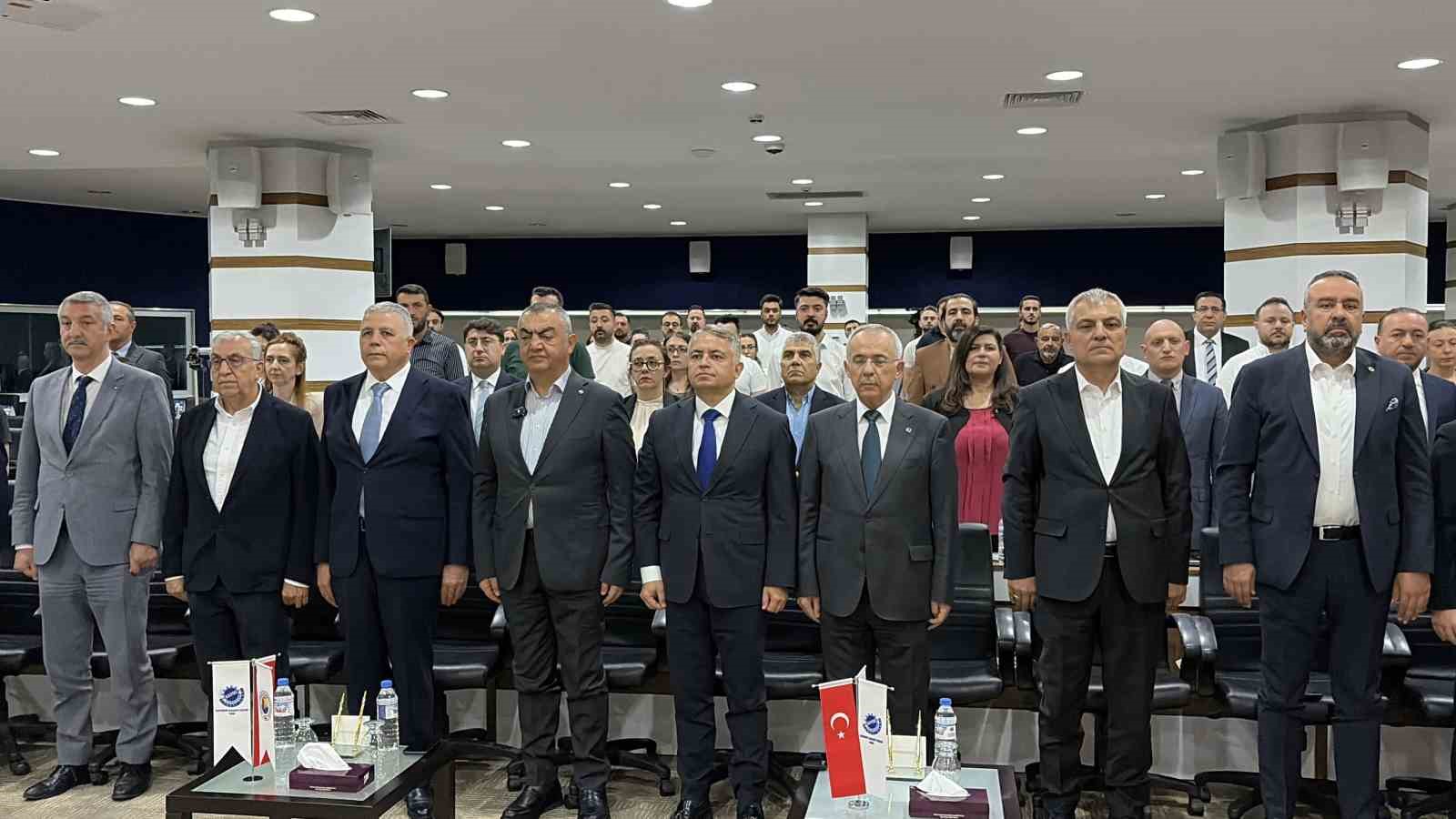 ihracat-genel-muduru-kilickaya-ekonomik-buyumemiz-her-seye-ragmen-devam-ediyor