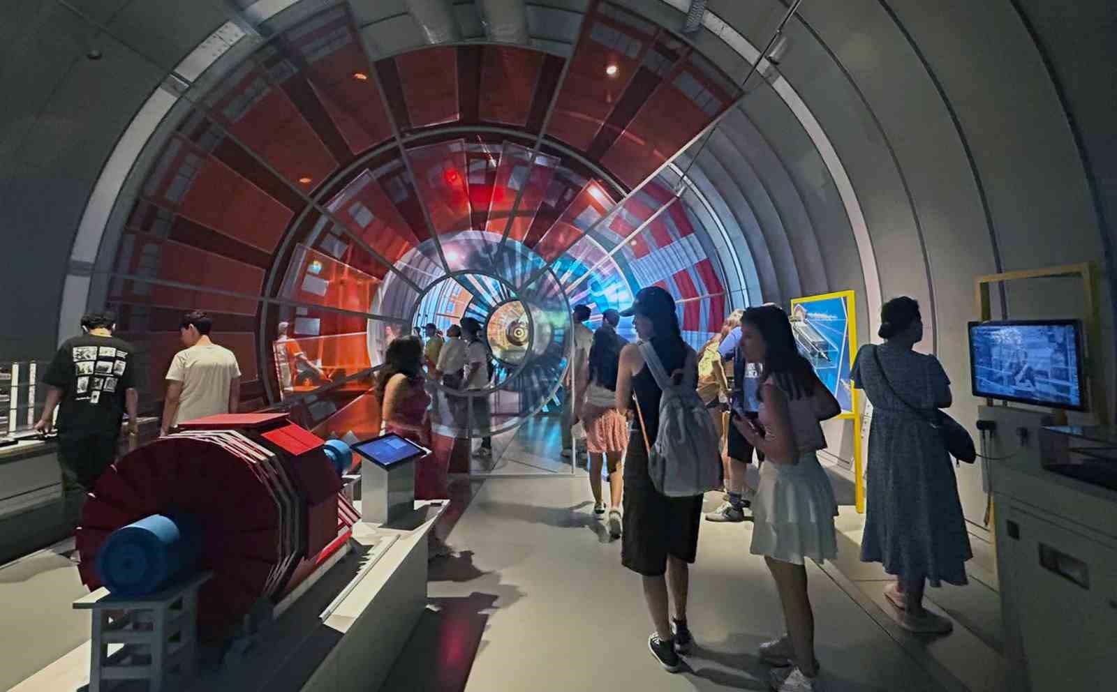 mentese-anadolu-lisesi-ogrencileri-cern-de-bilimle-bulustu