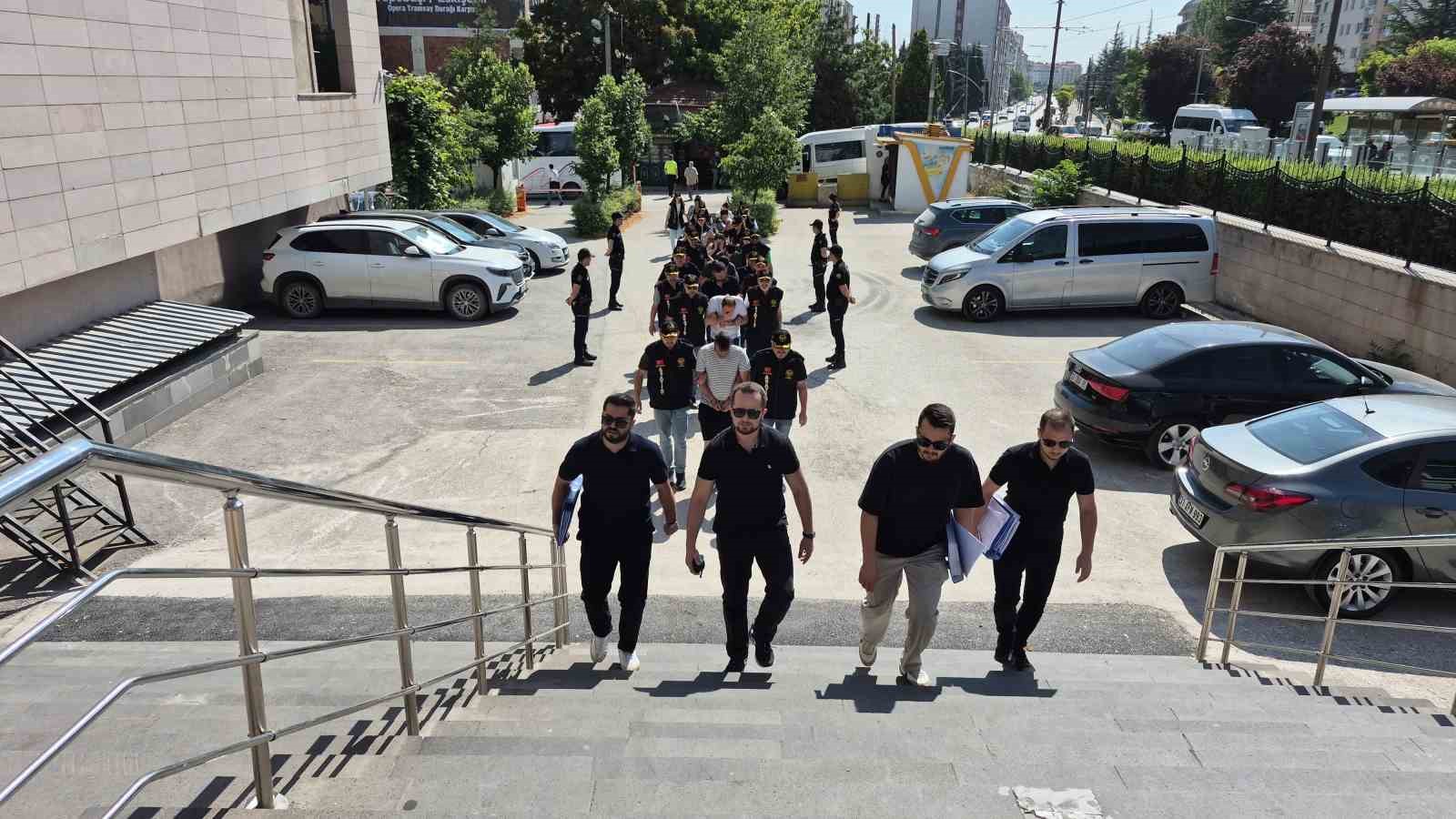 eskisehir-merkezli-4-ilde-dolandiricilik-operasyonu-12-gozalti