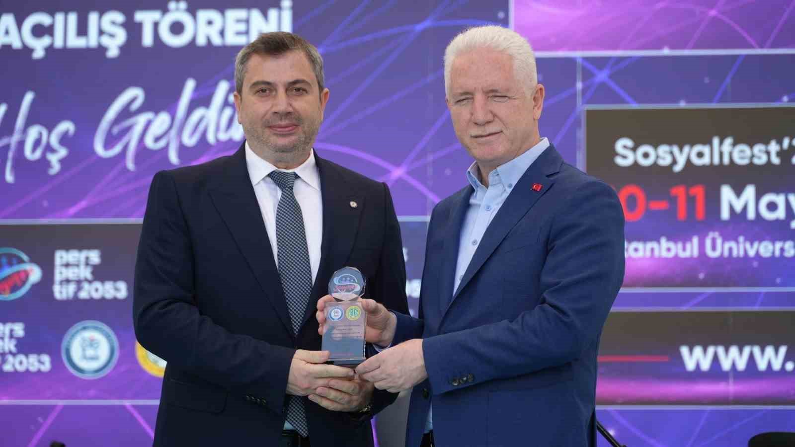 baru-turkiye-nin-sosyal-bilimler-festivali-sosyalfest-te-yerini-aldi