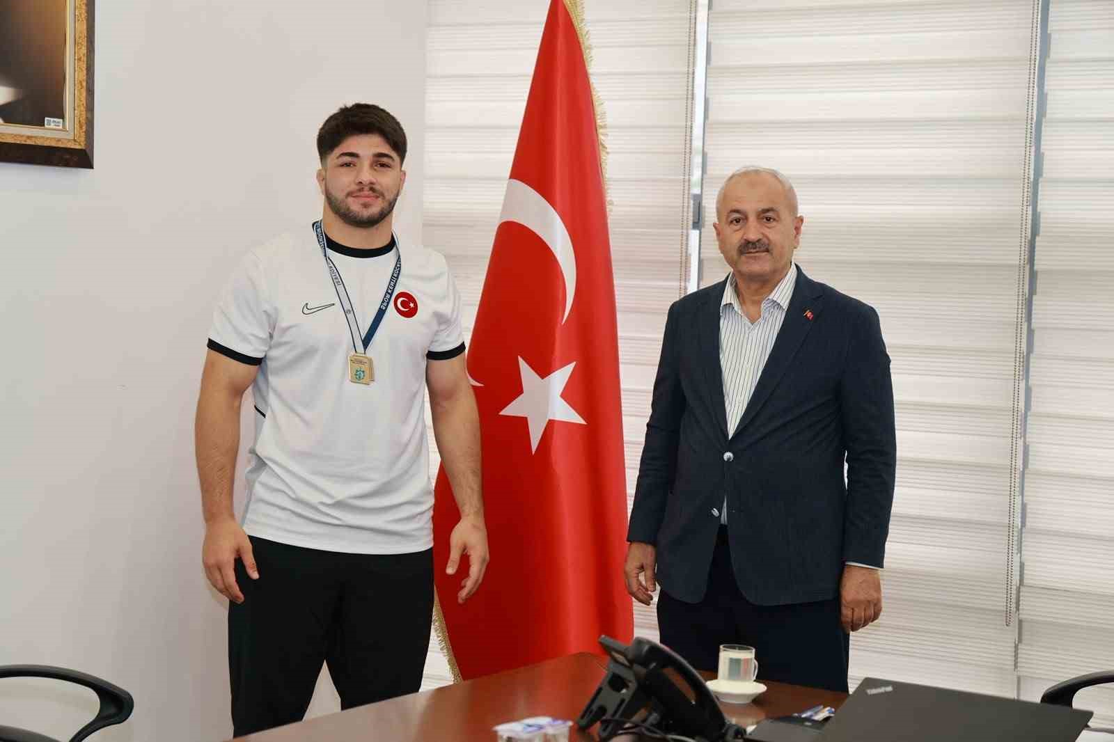 guresci-alperen-tokgoz-akdeniz-oyunlari-nda-turkiye-yi-temsil-edecek