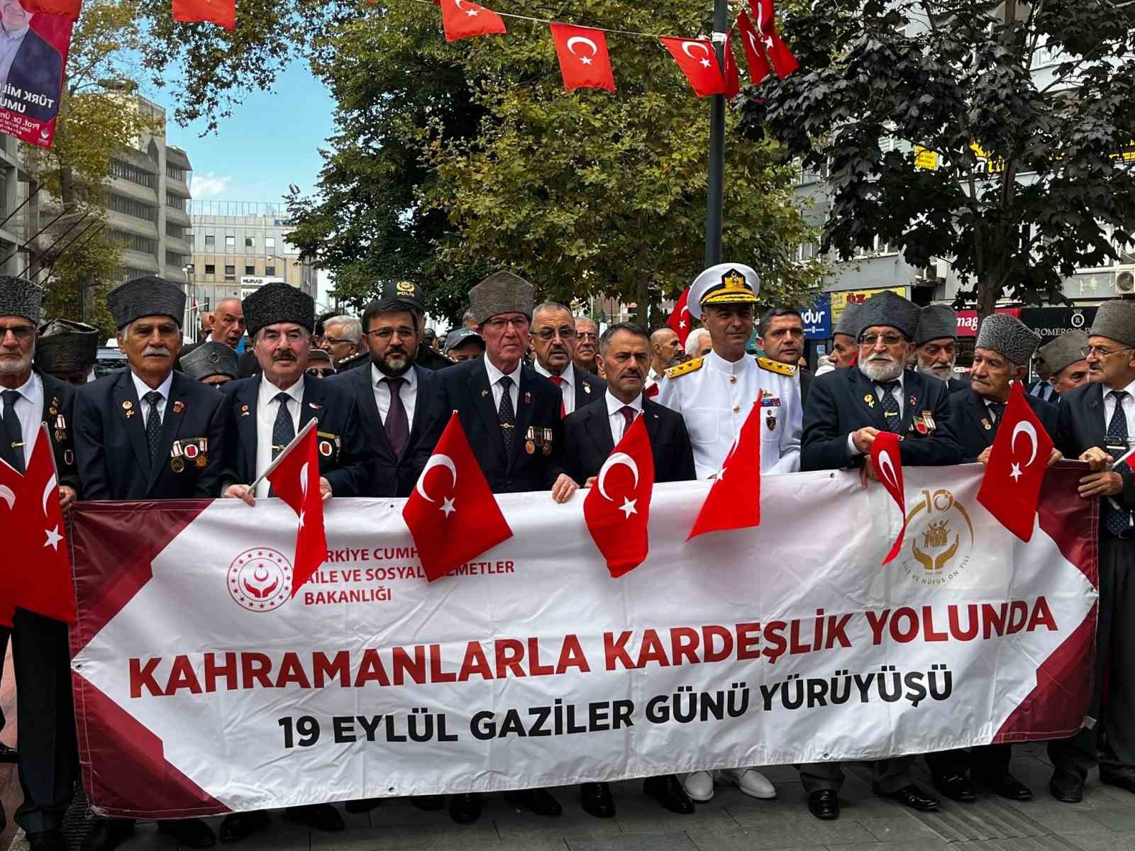 gaziler-gunu-nde-kahramanlara-vefa-yuruyusu