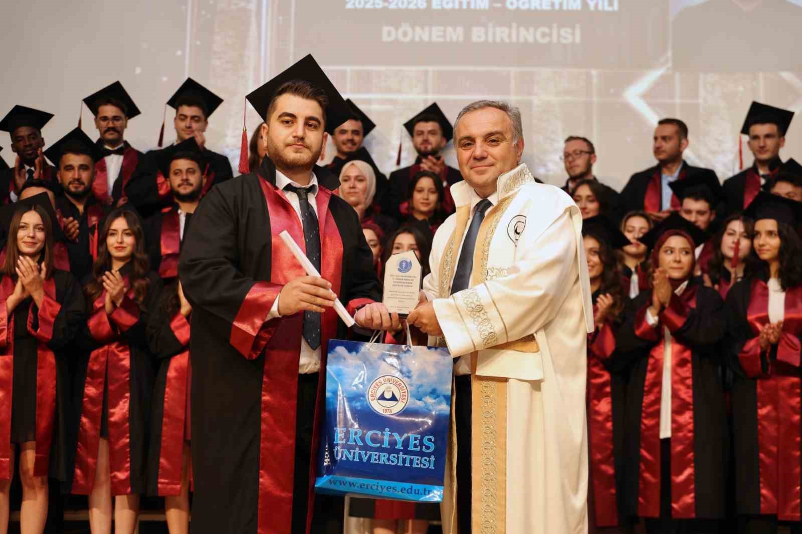 eru-veteriner-fakultesi-yeni-mezunlarini-verdi