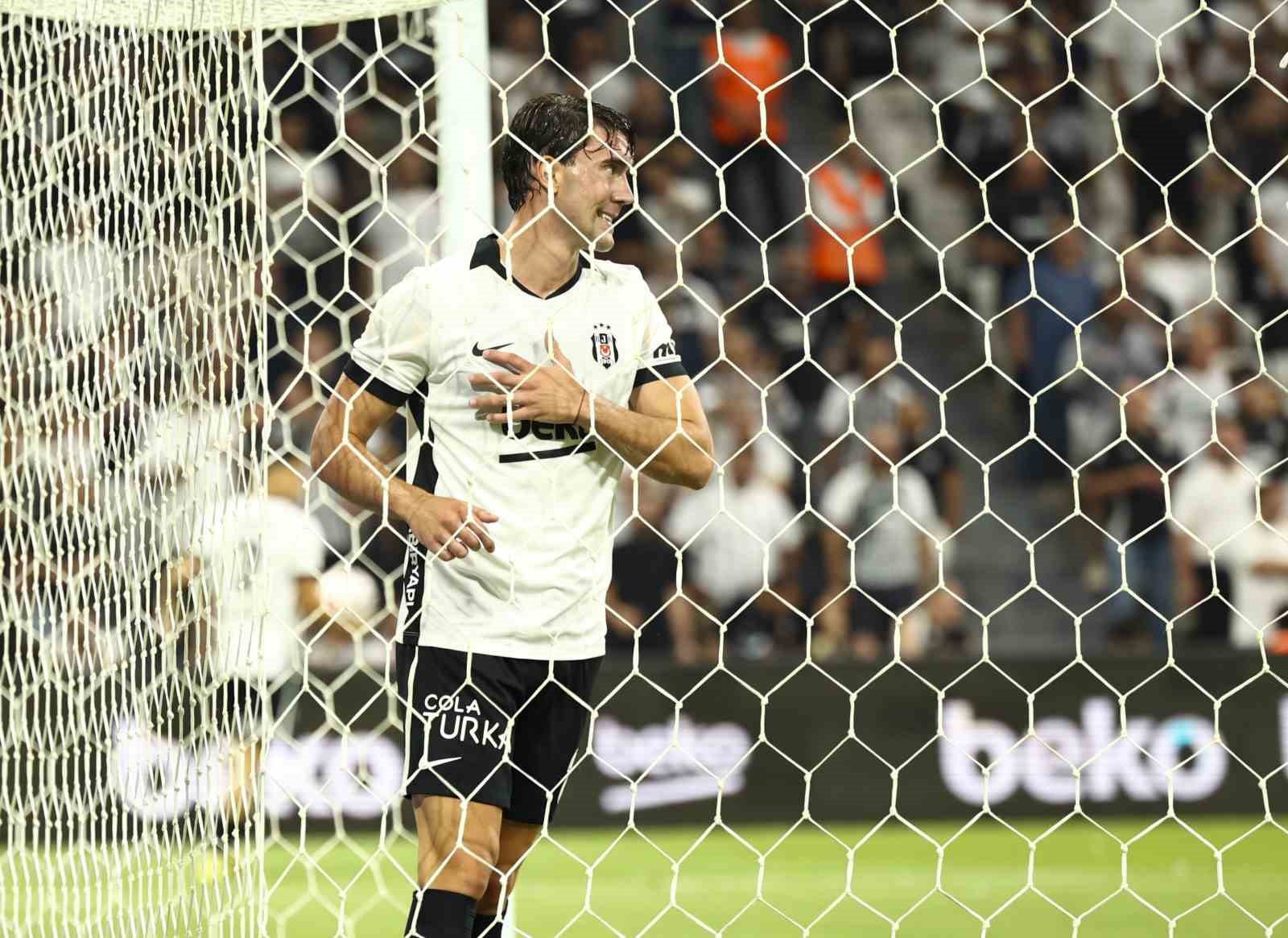 dusan-vlahovic-ilk-kez-besiktas-formasini-giydi