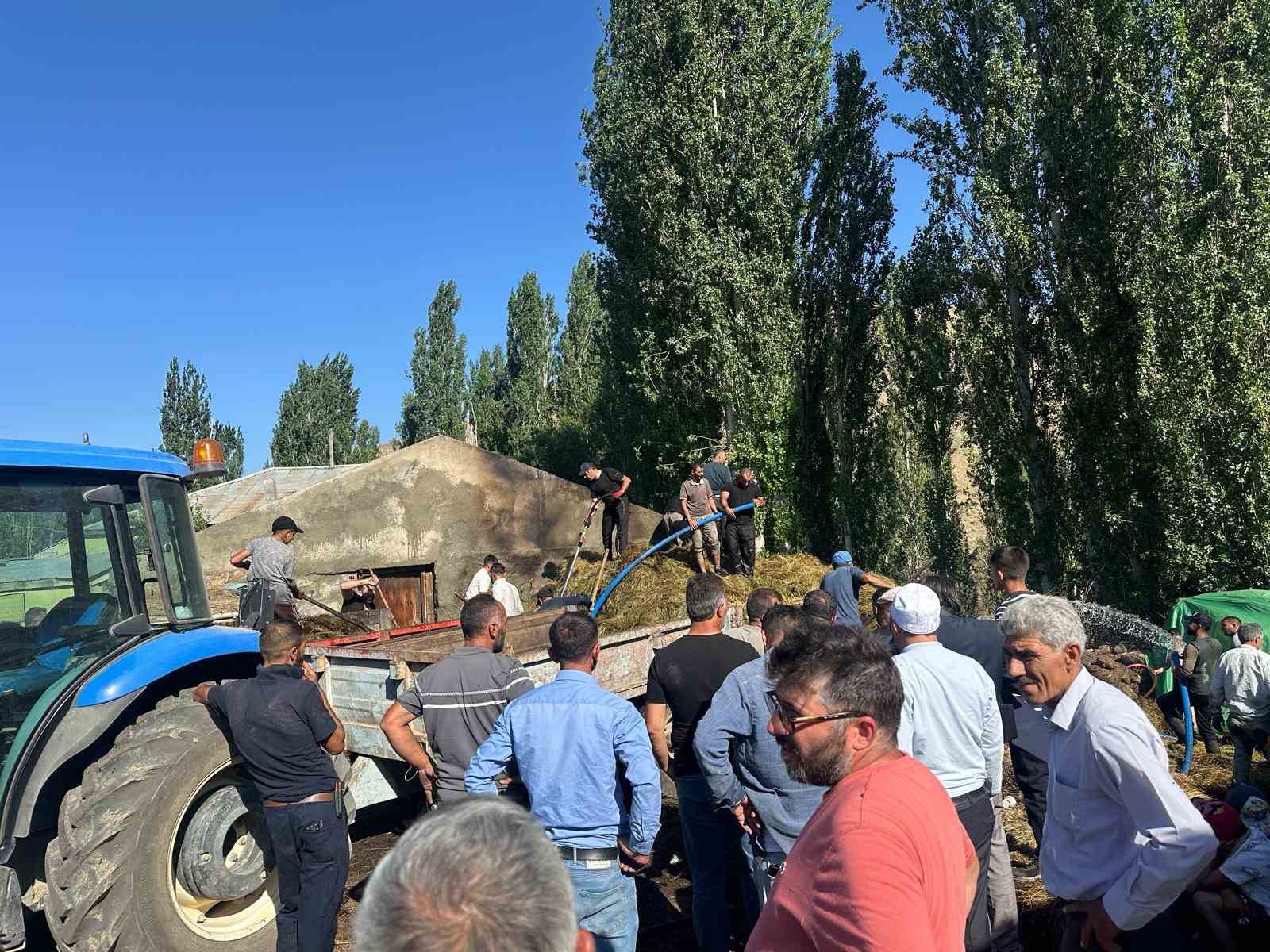 sarikamis-ta-800-balya-ot-kul-oldu