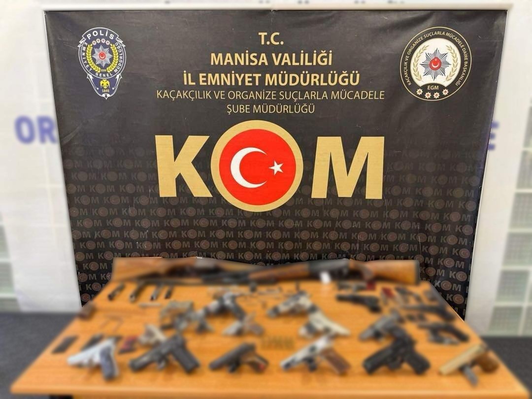 manisa-da-silah-tacirlerine-agir-darbe
