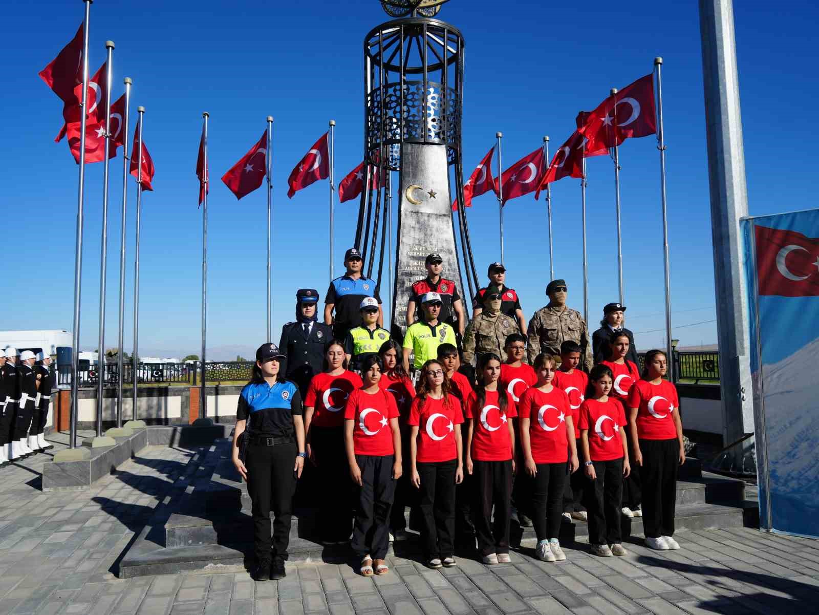 igdir-da-dilucu-sehitleri-dualarla-anildi