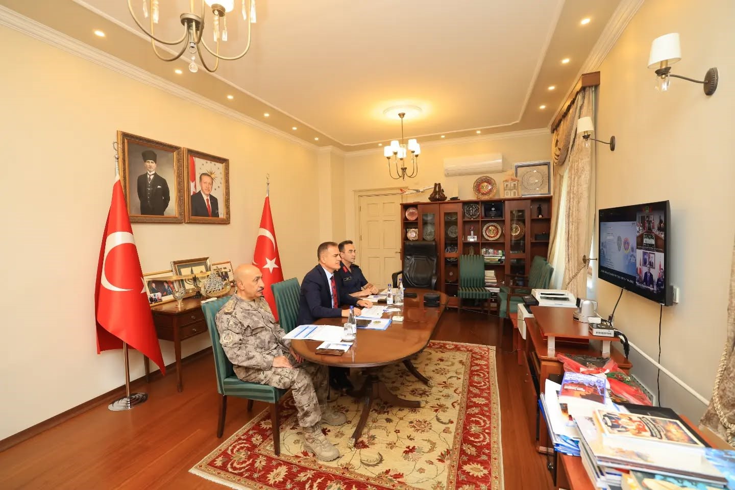 mugla-valisi-akbiyik-icisleri-bakanligi-toplantisina-katildi