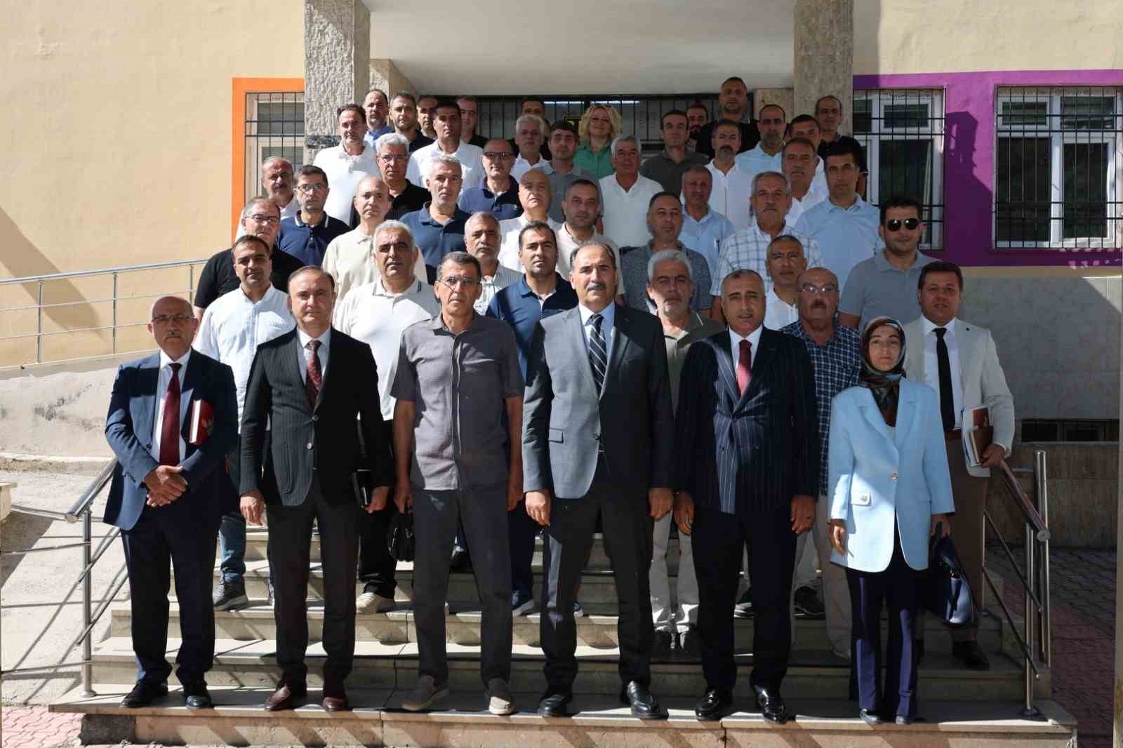milli-egitim-muduru-gun-ortaokul-mudurleriyle-bir-araya-geldi