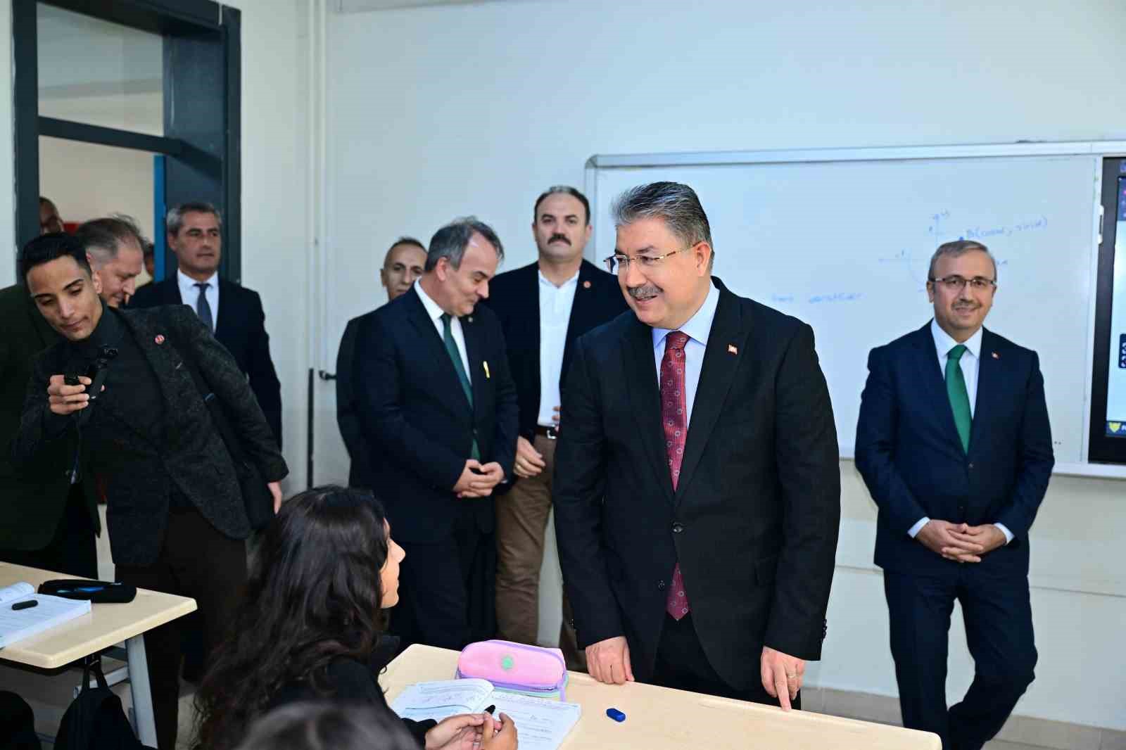vali-dr-erdinc-yilmaz-lise-ogrencileriyle-bir-araya-geldi