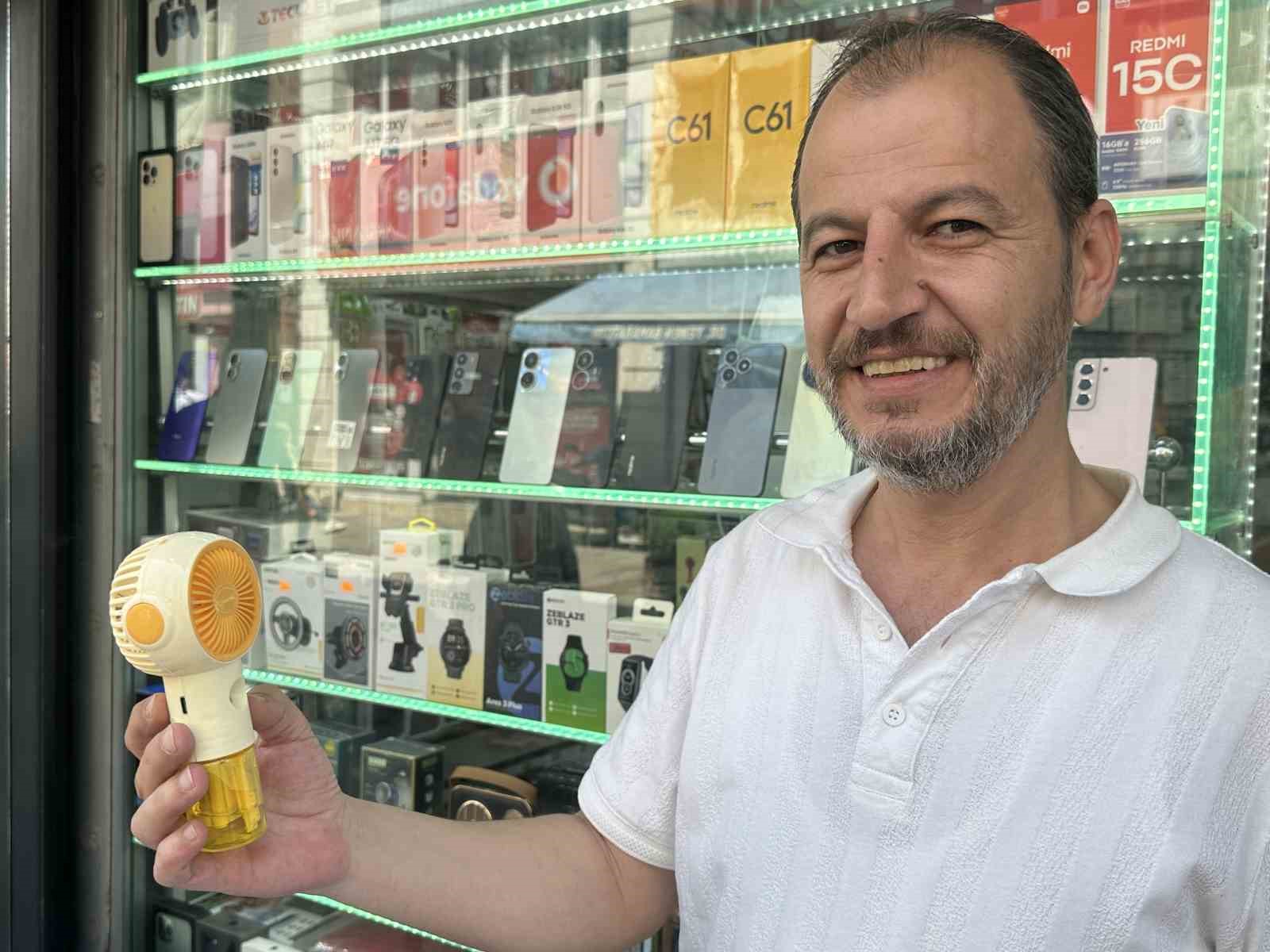 en-ekonomik-ve-pratik-serinleme-araci-el-pervanesi
