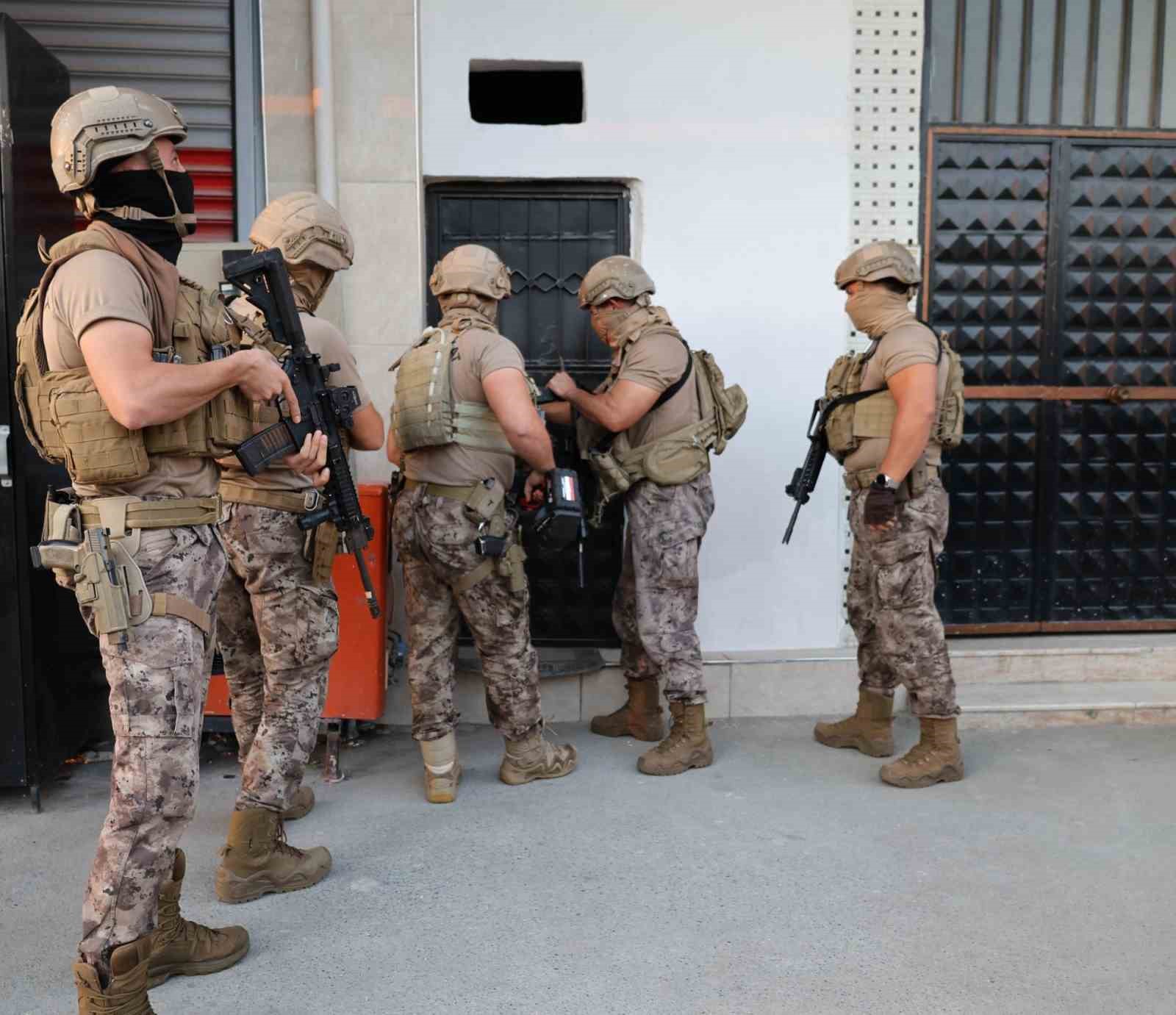 mersin-merkezli-11-ildeki-yasadisi-bahis-operasyonunda-52-tutuklama