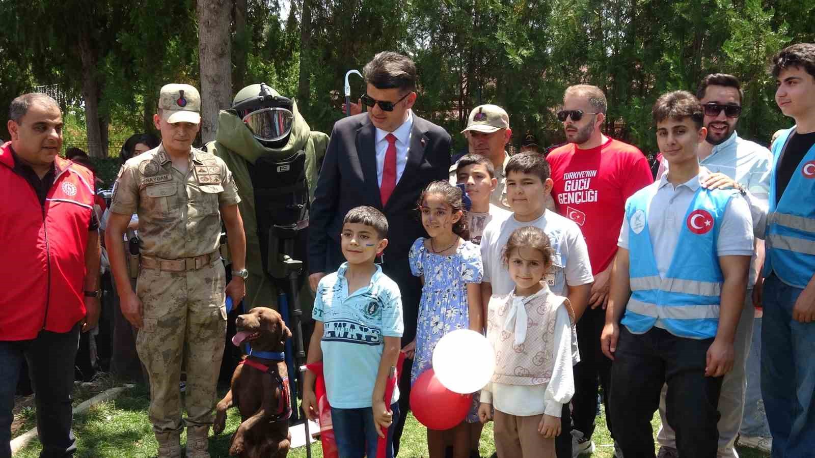 kilis-te-15-temmuz-un-10-yilinda-genclik-soleni-duzenlendi