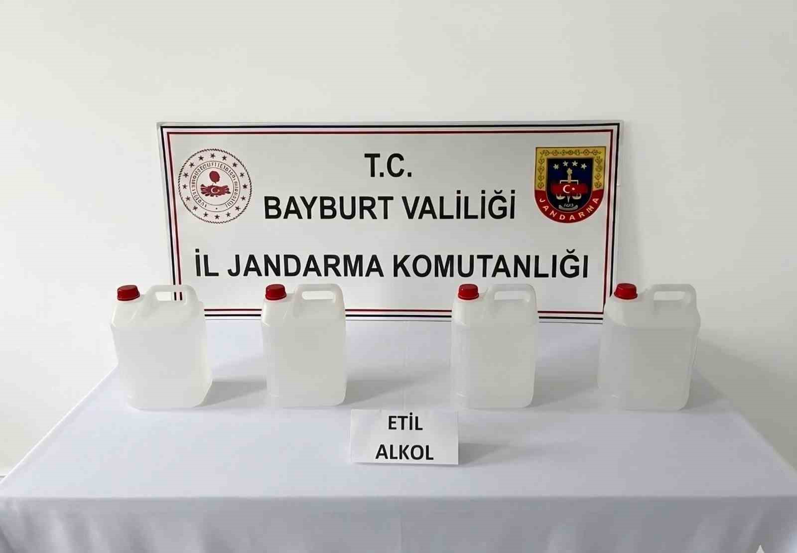 bayburt-ta-20-litre-etil-alkol-ele-gecirildi
