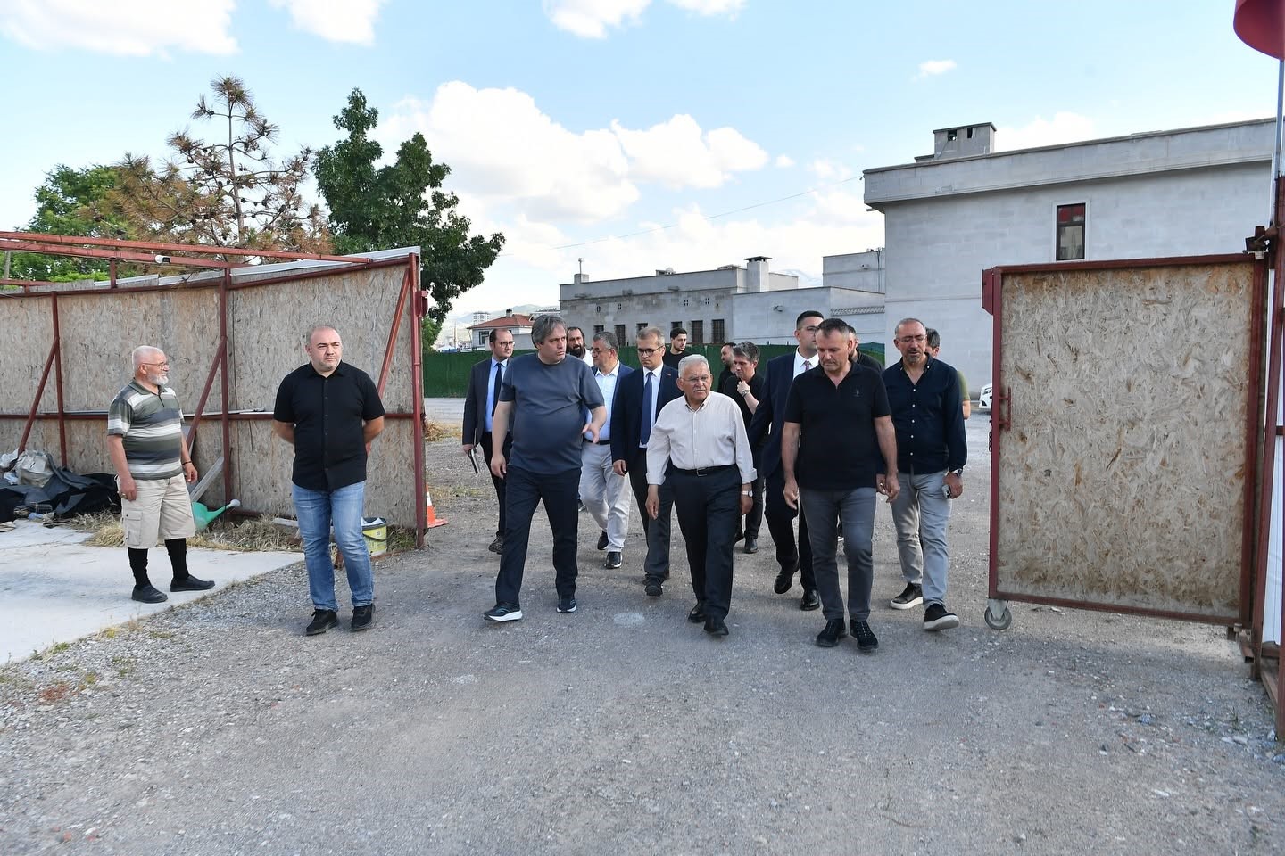 baskan-buyukkilic-tarihi-kayseri-mahallesi-nde-3-etap-calismalarini-yerinde-inceledi