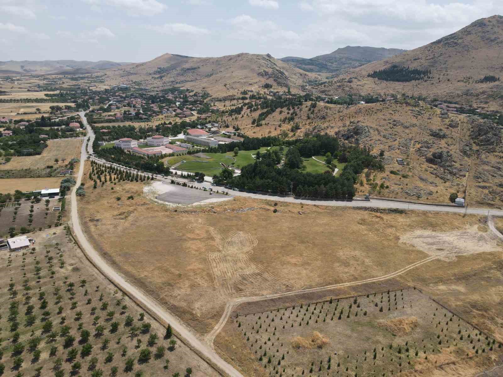 turizm-bolgesine-kazandirilan-ceviz-kafe-ilgi-goruyor