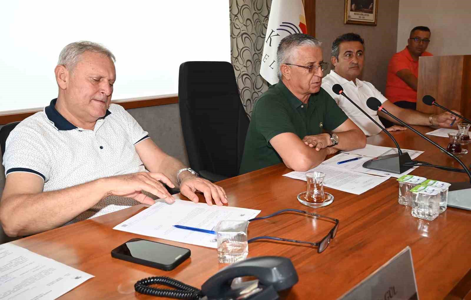 kemer-belediyesi-agustos-ayi-meclis-toplantisinda-arac-filosunun-guclendirilmesine-yonelik-kararlar-alindi