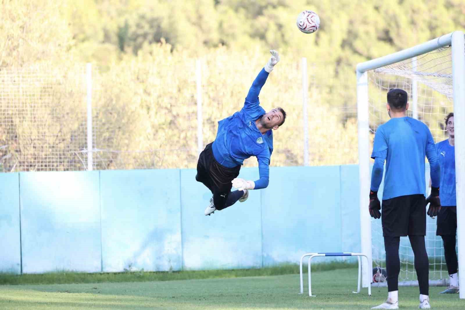 bodrum-fk-manisa-deplasmanindan-3-puanla-donmeyi-hedefliyor