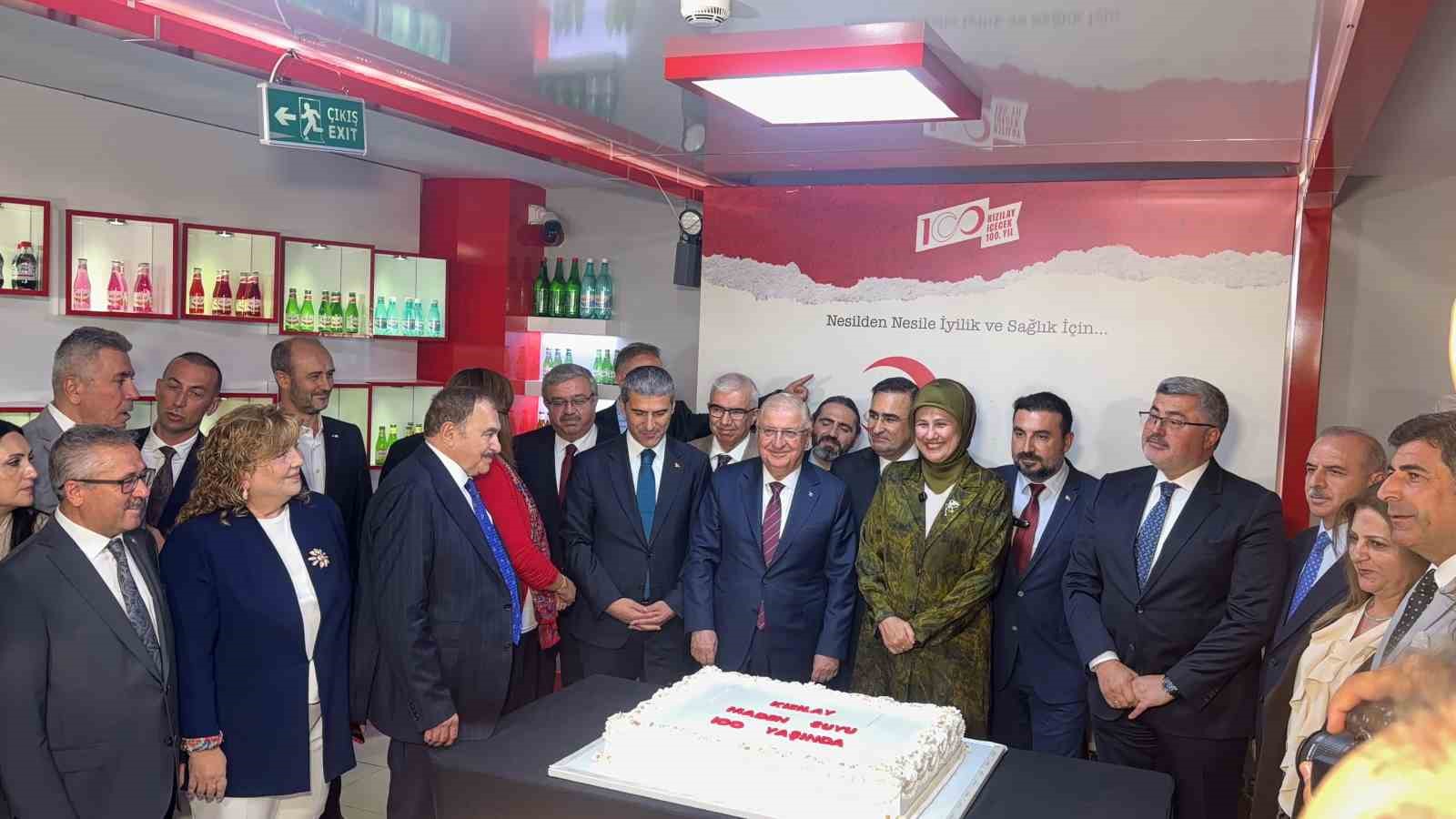 kizilay-in-yuz-yillik-iyilik-hikayesi-afyonkarahisar-da-kutlandi