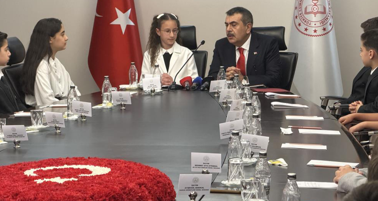 milli-egitim-bakanligi-nda-23-nisan-da-anlamli-devir-teslim