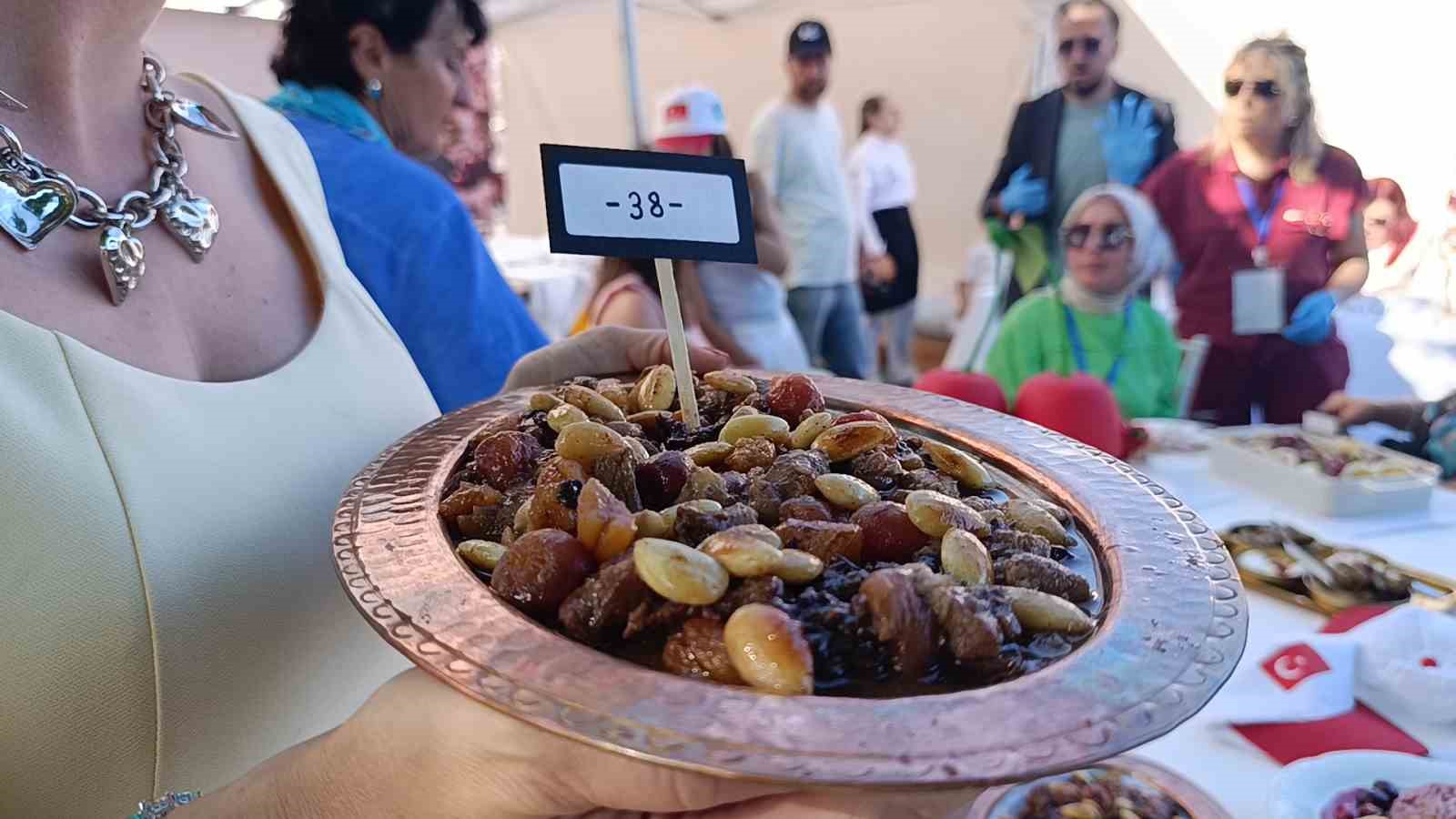 tekirdag-kiraz-festivali-nde-kirazli-lezzetler-kiyasiya-yaristi