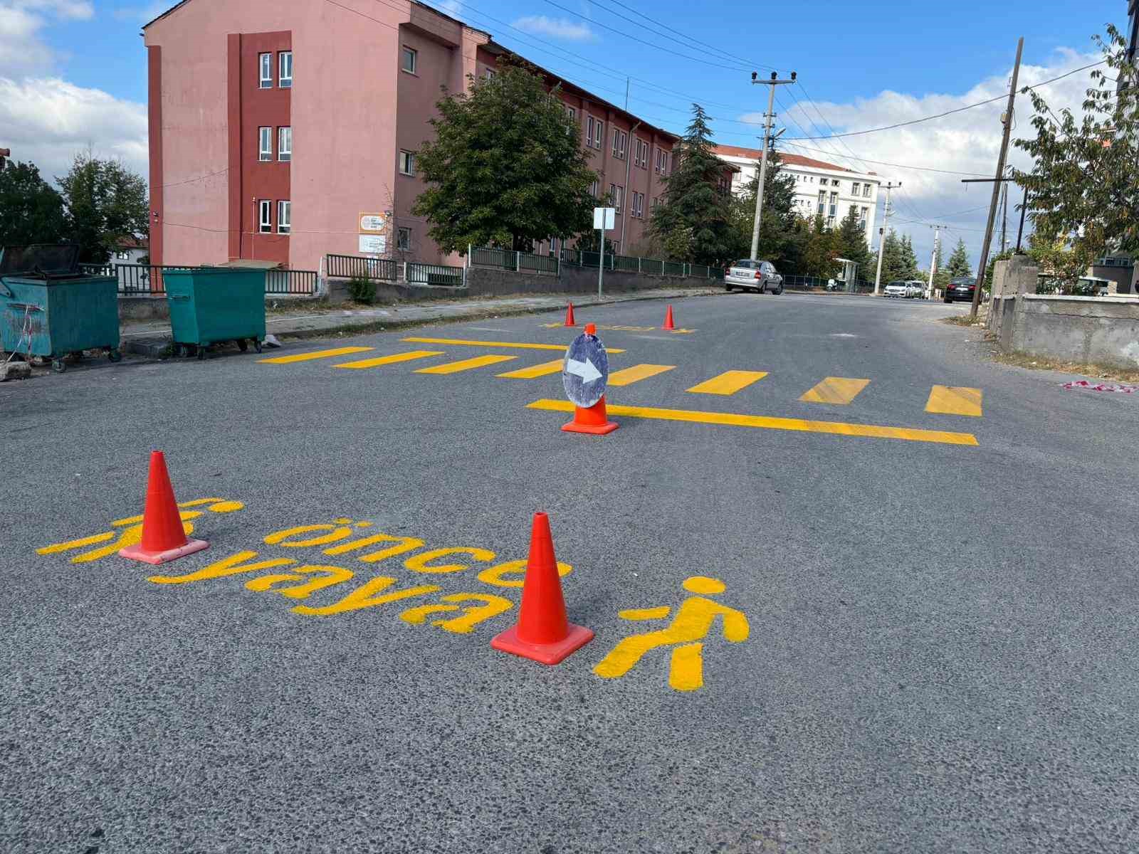 tavsanli-da-okul-bolgelerinde-trafik-guvenligi-artiriliyor