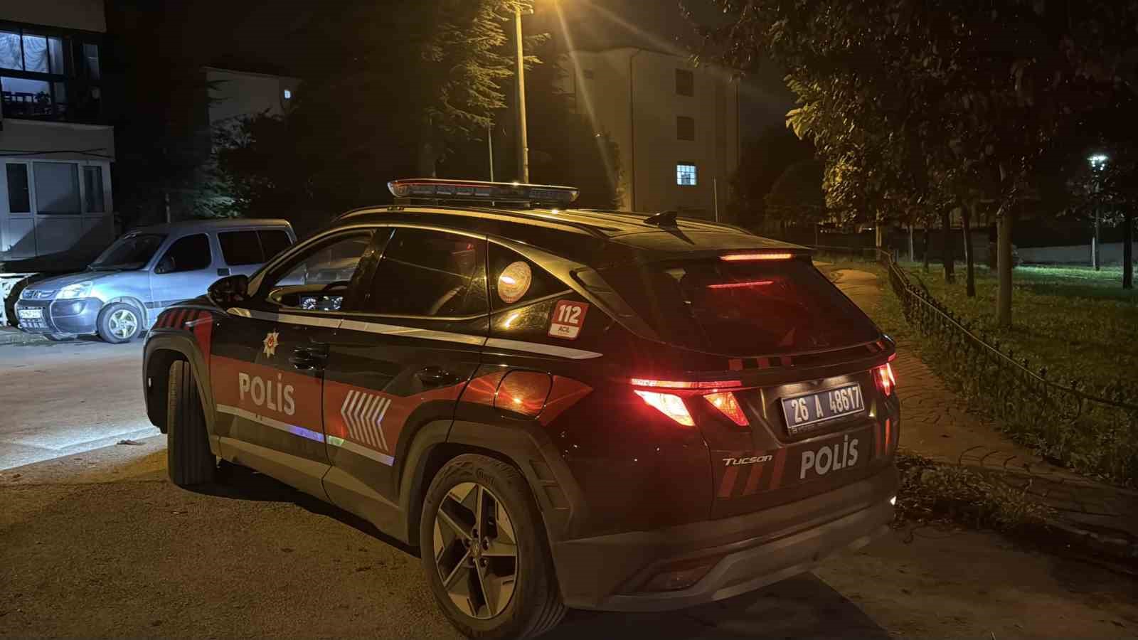 eskisehir-de-insaat-halindeki-lise-binasina-giren-3-supheli-operasyonuyla-yakalandi