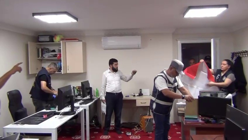 kuytulcular-operasyon-olacagini-anlayinca-bilgisayar-kasalarini-bosaltip-hard-diskleri-yok-etmis