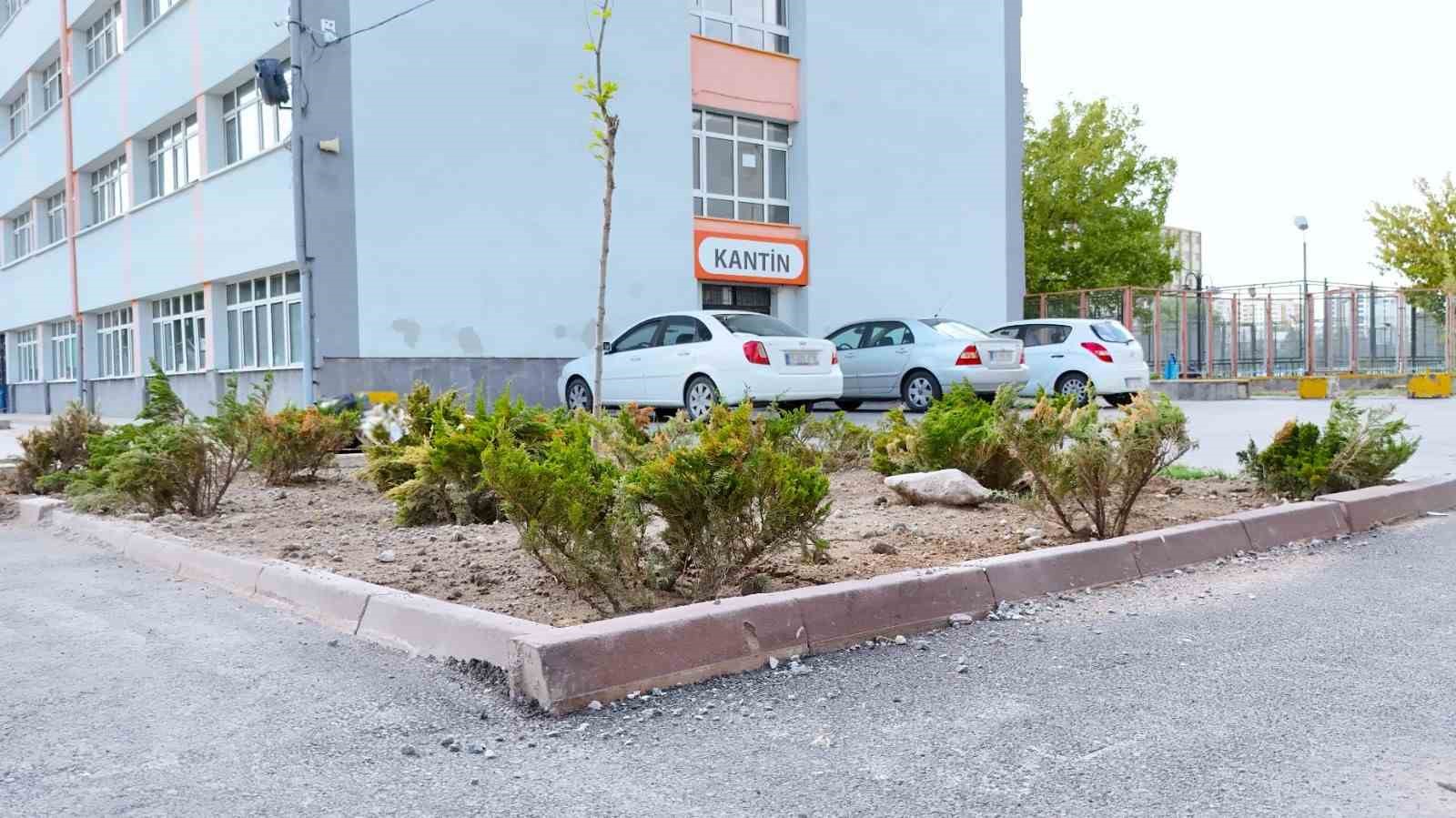 buyuksehirden-egitime-yesil-dokunus-3-okulun-cehresi-degisti