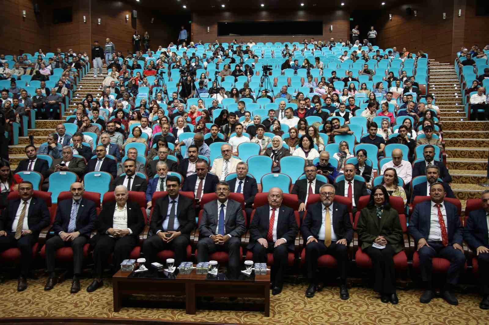 usak-ta-timsal-karabekir-ile-tarihin-kalbine-yolculuk-soylesisi