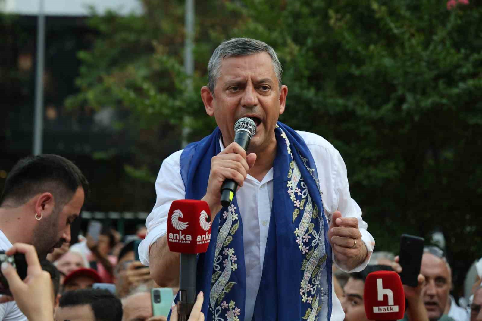 ozgur-ozel-den-yeni-parti-sinyali-sizi-hic-uzmeden-yeni-bir-yol-acacagiz