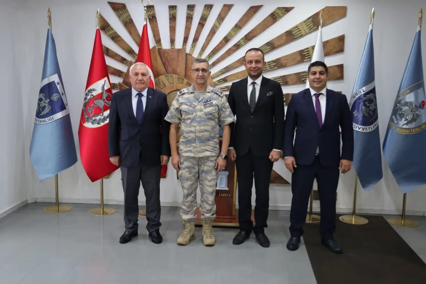 kutahya-belediye-baskan-yardimcilarindan-tuggeneral-mustafa-bas-a-ziyaret
