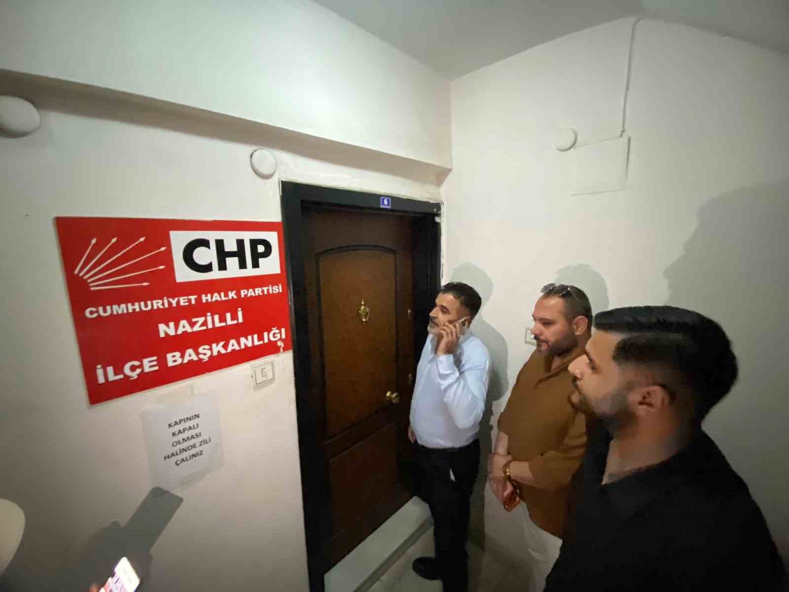 chp-nazilli-ilce-teskilatinda-devir-teslim-krizi