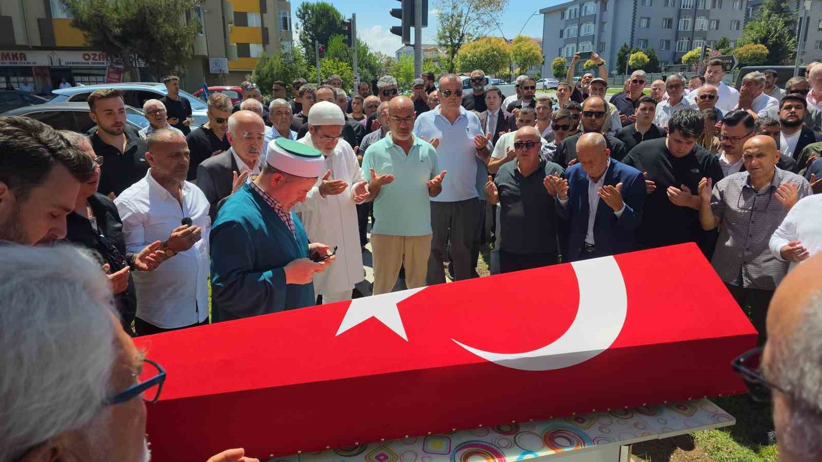eski-milletvekili-mehmet-cemal-oztaylan-topraga-verildi