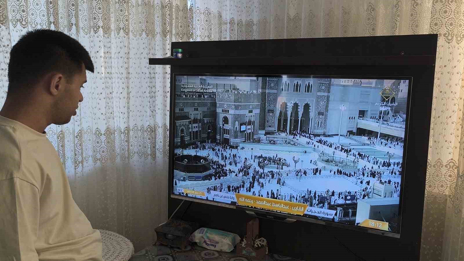 kabe-maketine-sarilarak-dua-etmisti-engelli-gencin-umre-hayali-gercek-oluyor