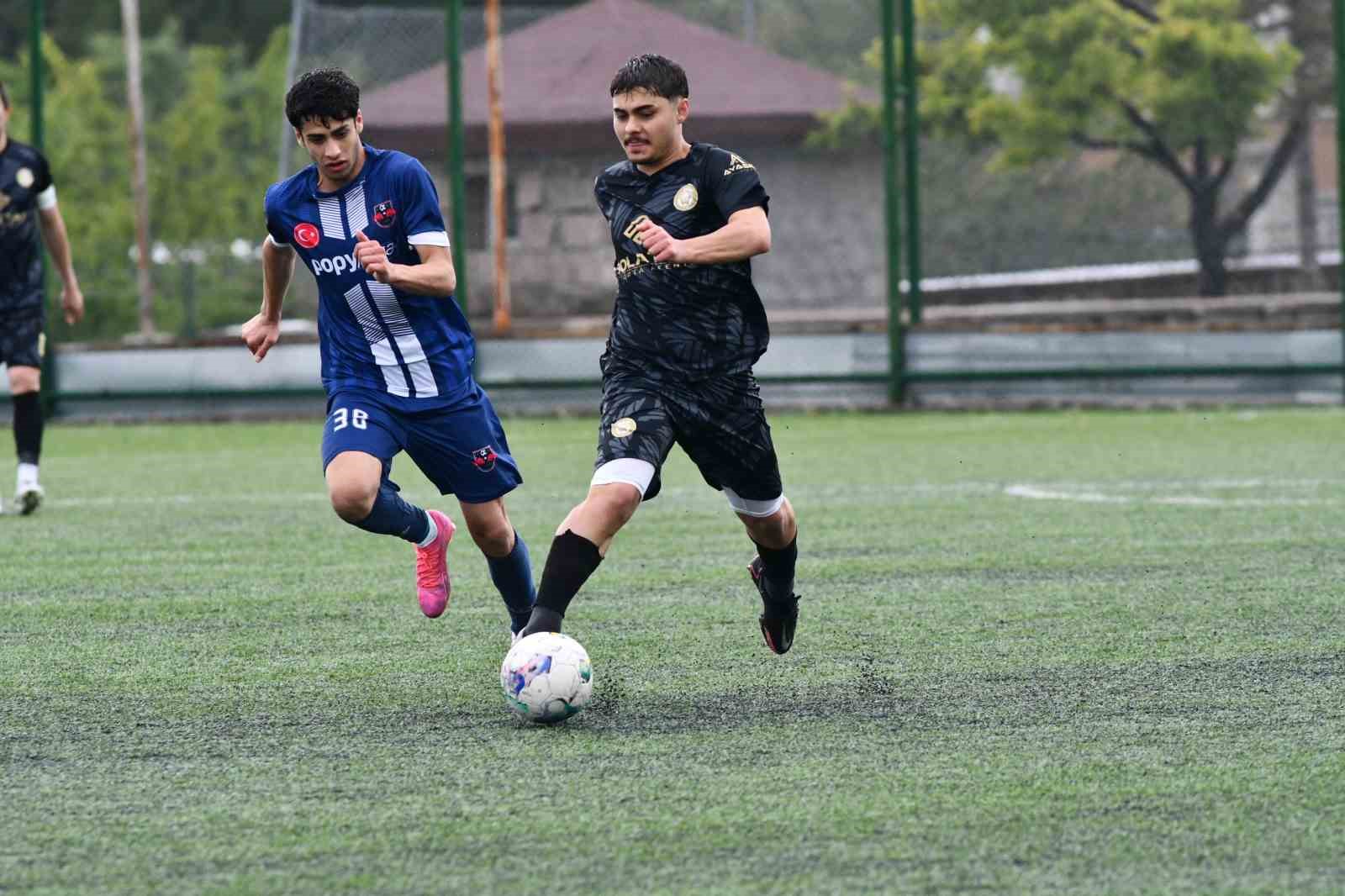 yavru-aslanspor-sampiyon-oldu